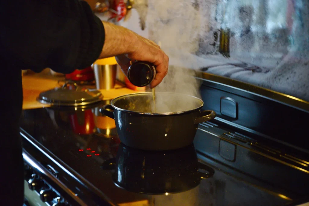 gotowanie na płycie indukcyjnej